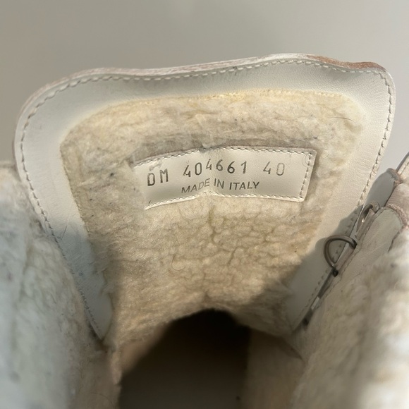 Saint Laurent Ski Shearling High-Top Sneakers - Picture 9 of 11